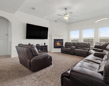 305 Pitt Circle - Photo Thumbnail 11