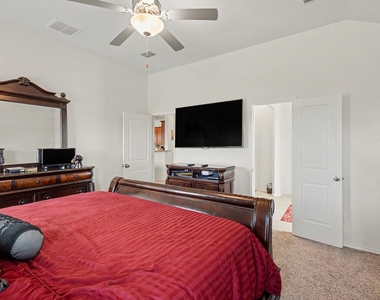 305 Pitt Circle - Photo Thumbnail 16