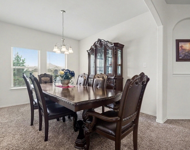 305 Pitt Circle - Photo Thumbnail 14