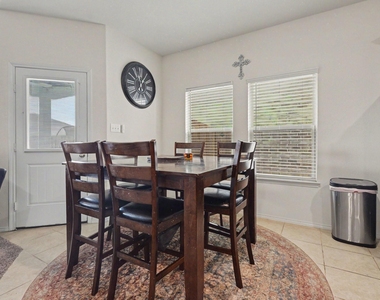 305 Pitt Circle - Photo Thumbnail 7