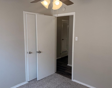 2510 S Fielder Road - Photo Thumbnail 12
