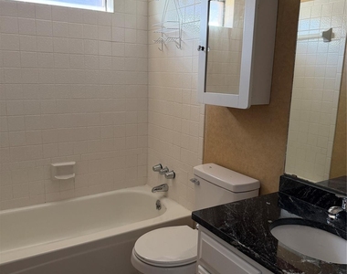 5033 Wagon Wheel Avenue - Photo Thumbnail 3