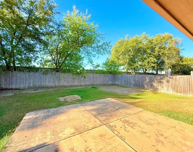 1604 Quail Springs Circle - Photo Thumbnail 15