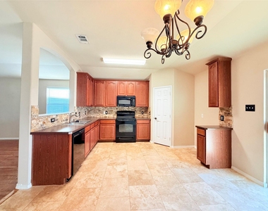 1604 Quail Springs Circle - Photo Thumbnail 5