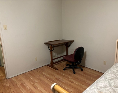 1004 Middle Cove Drive - Photo Thumbnail 1