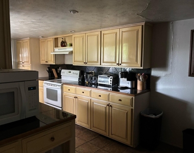 1004 Middle Cove Drive - Photo Thumbnail 5