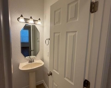 500 Leatherman Drive - Photo Thumbnail 33