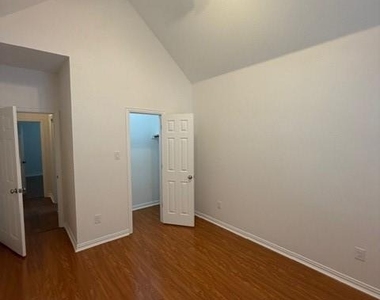 500 Leatherman Drive - Photo Thumbnail 9