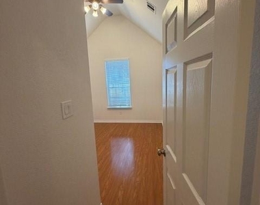 500 Leatherman Drive - Photo Thumbnail 12