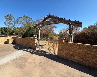 4702 Ranch View Road - Photo Thumbnail 30
