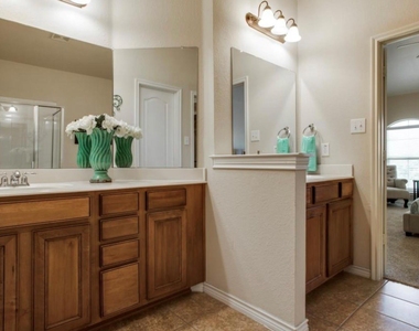 6060 Pisa Lane - Photo Thumbnail 11