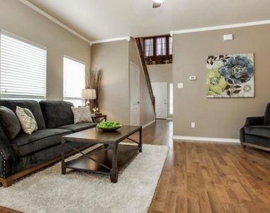 6060 Pisa Lane - Photo Thumbnail 3