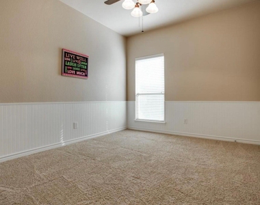 6060 Pisa Lane - Photo Thumbnail 17