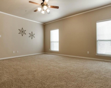 6060 Pisa Lane - Photo Thumbnail 14