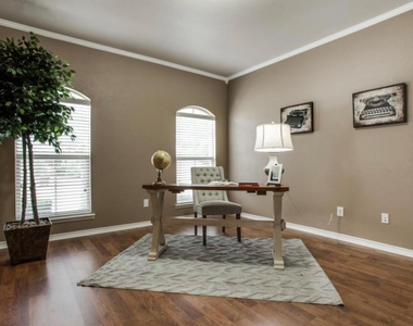 6060 Pisa Lane - Photo Thumbnail 2