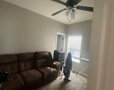 309 Mill Creek Drive - Photo Thumbnail 6