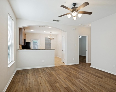 7925 Hannah Street - Photo Thumbnail 5