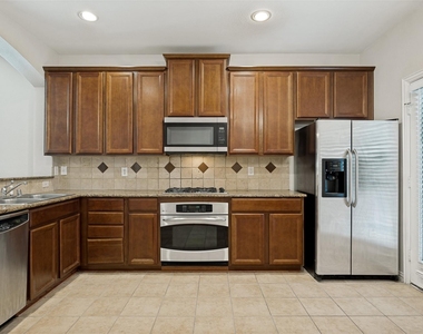 7925 Hannah Street - Photo Thumbnail 7