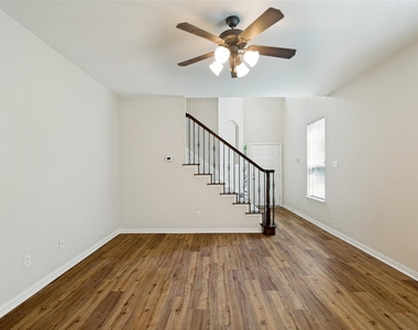7925 Hannah Street - Photo Thumbnail 4