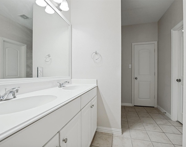 7925 Hannah Street - Photo Thumbnail 11