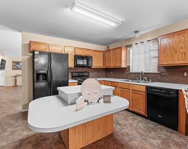 729 Pheasant Road - Photo Thumbnail 3
