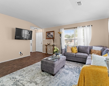 729 Pheasant Road - Photo Thumbnail 5