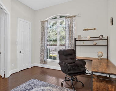 842 Sun Meadow Road - Photo Thumbnail 15