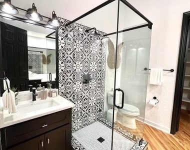 115 E Moore Avenue - Photo Thumbnail 11