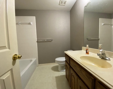 2011 Glen Manor Road - Photo Thumbnail 27