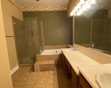 2011 Glen Manor Road - Photo Thumbnail 17