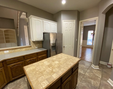 2011 Glen Manor Road - Photo Thumbnail 12