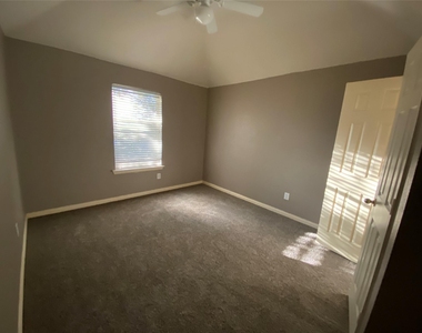 2011 Glen Manor Road - Photo Thumbnail 21