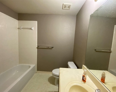 2011 Glen Manor Road - Photo Thumbnail 23