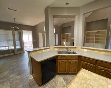 2011 Glen Manor Road - Photo Thumbnail 11