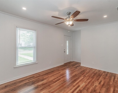 5108 Lyndon Drive - Photo Thumbnail 5