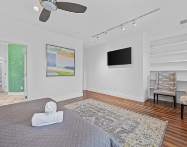 4312 Mckinney Avenue - Photo Thumbnail 12