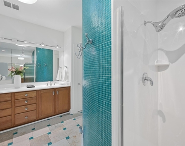 4312 Mckinney Avenue - Photo Thumbnail 16