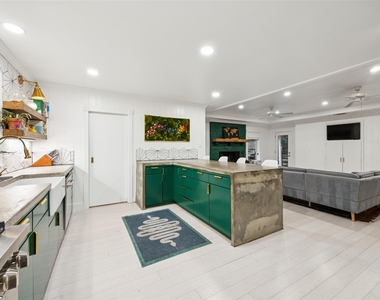 1657 Nob Hill Road - Photo Thumbnail 8