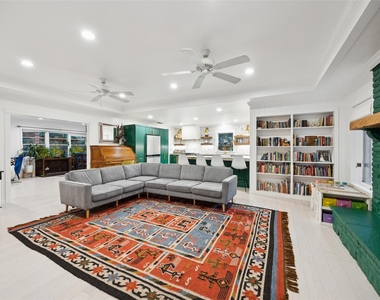 1657 Nob Hill Road - Photo Thumbnail 5