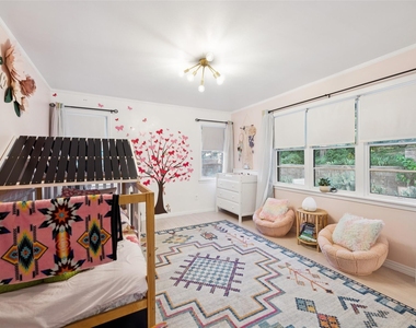 1657 Nob Hill Road - Photo Thumbnail 12