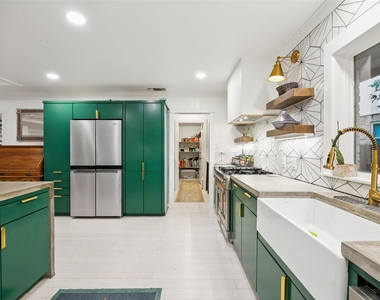 1657 Nob Hill Road - Photo Thumbnail 9