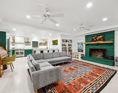 1657 Nob Hill Road - Photo Thumbnail 4