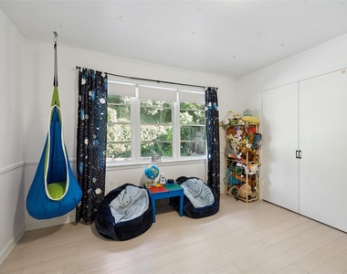 1657 Nob Hill Road - Photo Thumbnail 11