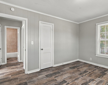5408 Como Drive - Photo Thumbnail 7