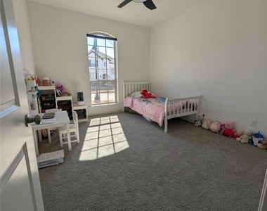 425 Sunnyridge Lane - Photo Thumbnail 6