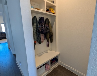 425 Sunnyridge Lane - Photo Thumbnail 5