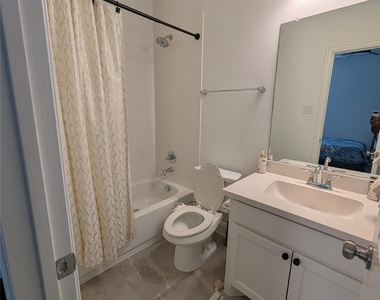425 Sunnyridge Lane - Photo Thumbnail 3