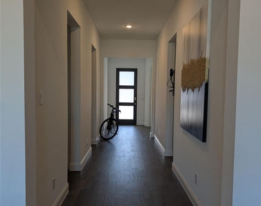 425 Sunnyridge Lane - Photo Thumbnail 16