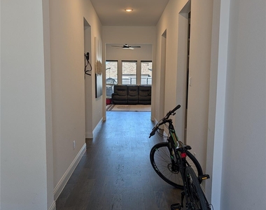 425 Sunnyridge Lane - Photo Thumbnail 7