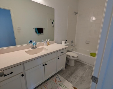 425 Sunnyridge Lane - Photo Thumbnail 10